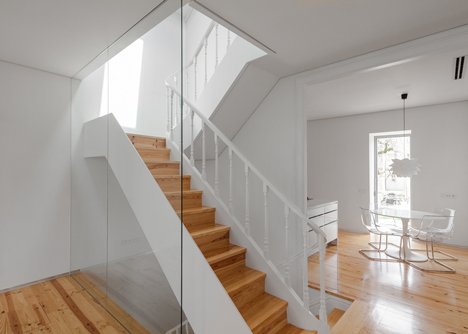 Three-Cusps-Chalet-by-Tiago-do-Vale-Architects_dezeen_141