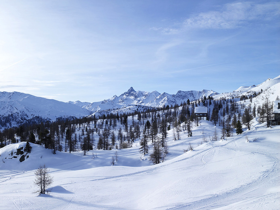 exterior-winter-chalet