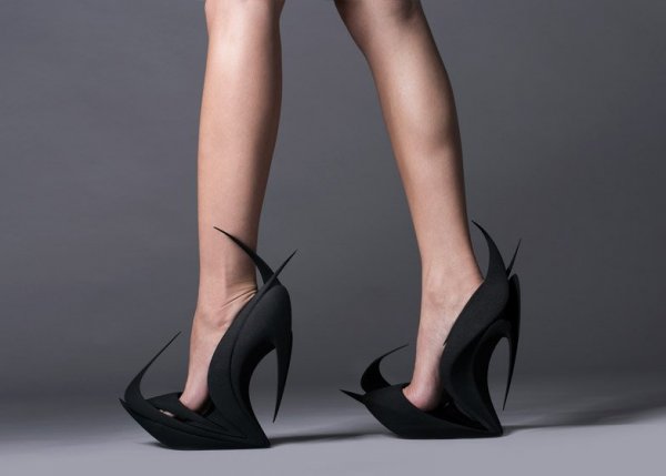 Flames_Zaha-Hadid_United-Nude-shoes_Milan-2015__1