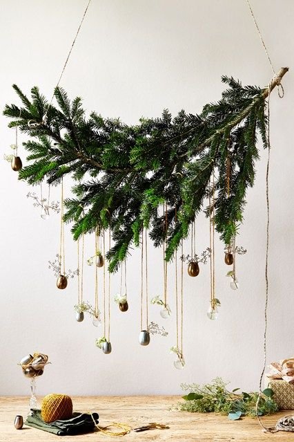Hanging Bough - Christmas Decorations to Make (houseandgarden.co.uk):