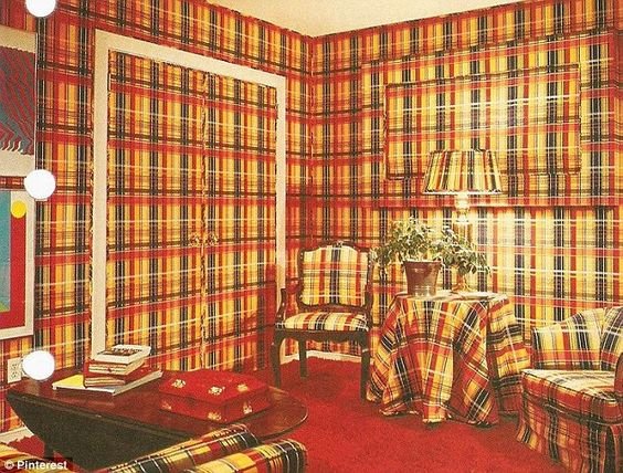This homeowner clearly loves tartan: